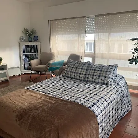 And Surf Lovers Costa da Caparica